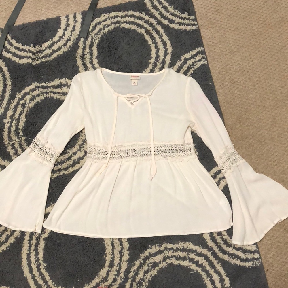 bell shirt